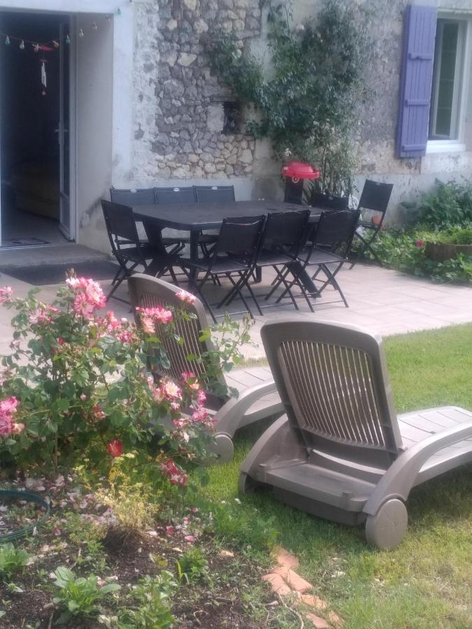 Maison De Campagne A La Ferme Pillac Kültér fotó