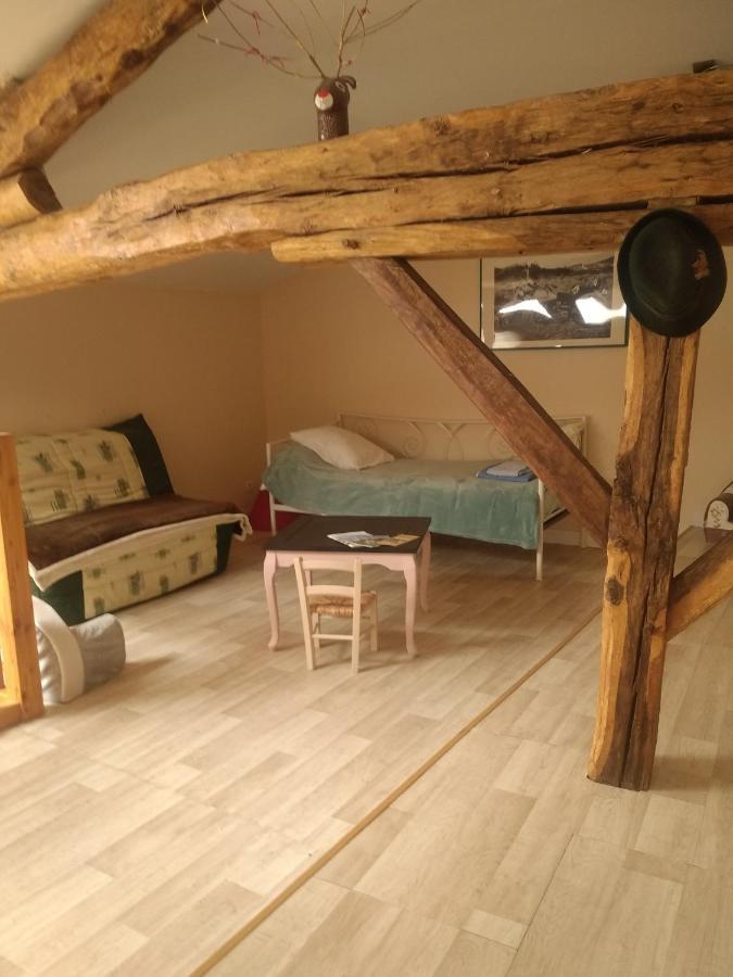 Maison De Campagne A La Ferme Pillac Kültér fotó